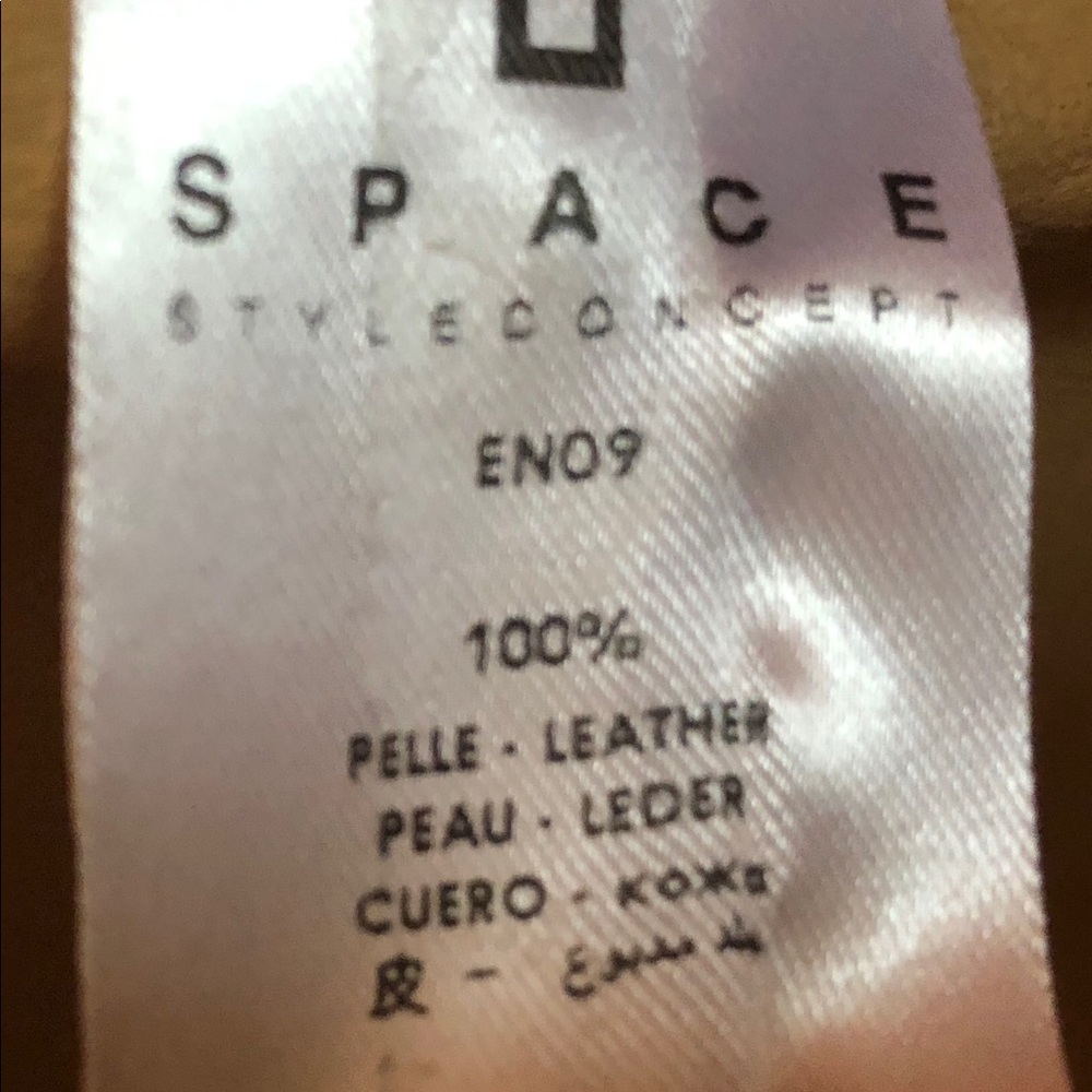 SPACE Leather Jacket! - Picture 5 of 6